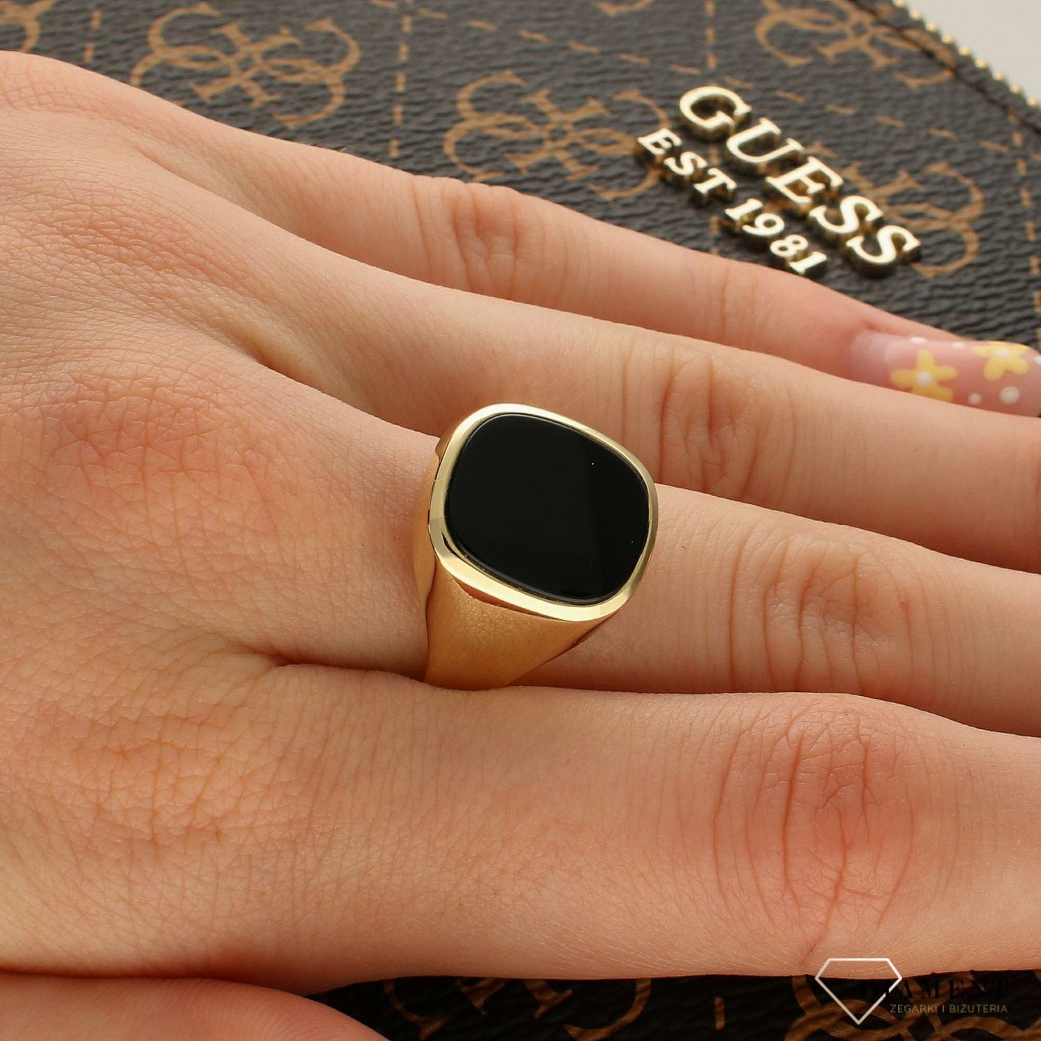 Złoty sygnet z onyksem SY 44. Złoty sygnet męski. Złoty sygnet z onyksem. Złoty sygnet męski z onyksem. Złoty sygnet na każdą ok (1).jpg